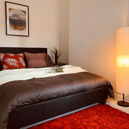Stylish, Spacious & Luxurious Home - Parking Ліверпуль Екстер'єр фото
